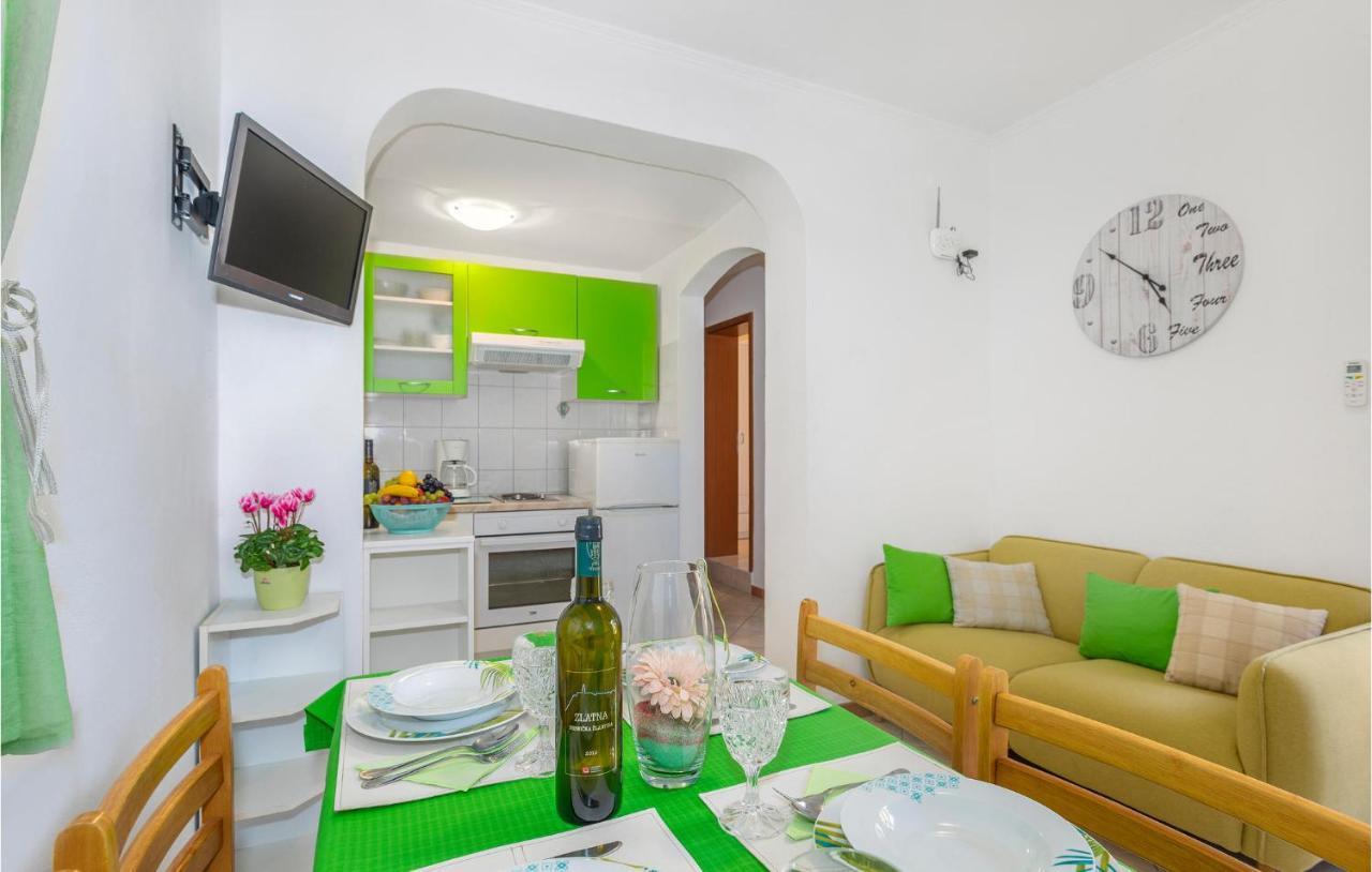 2 Bedroom Cozy Apartment In Omišalj Zewnętrze zdjęcie
