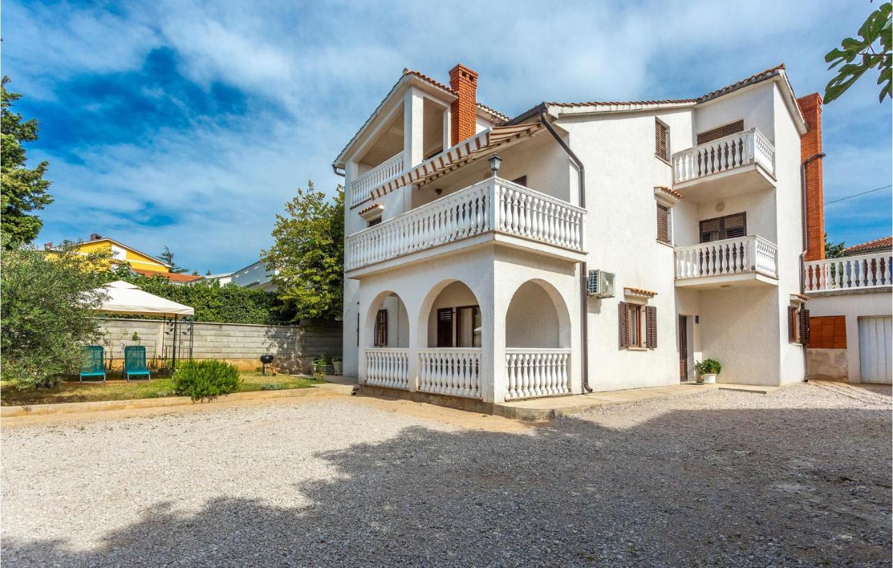 2 Bedroom Cozy Apartment In Omišalj Zewnętrze zdjęcie