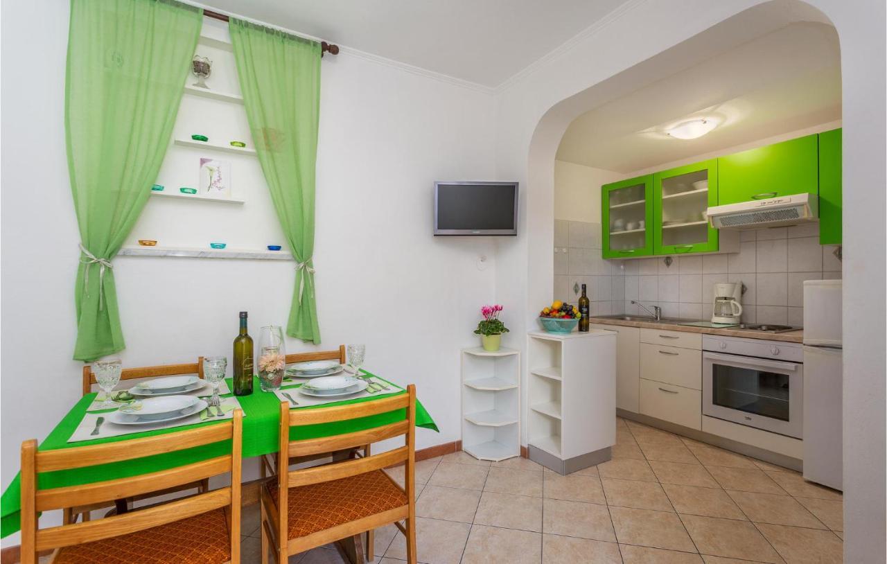 2 Bedroom Cozy Apartment In Omišalj Zewnętrze zdjęcie