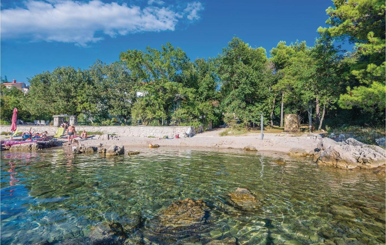 2 Bedroom Cozy Apartment In Omišalj Zewnętrze zdjęcie