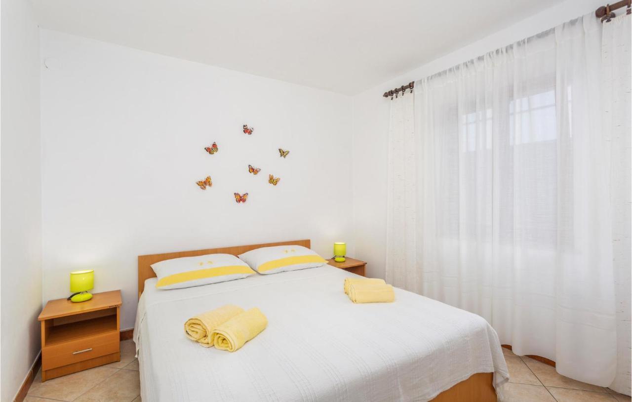 2 Bedroom Cozy Apartment In Omišalj Zewnętrze zdjęcie
