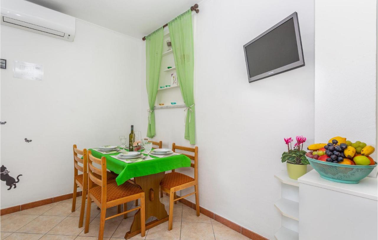 2 Bedroom Cozy Apartment In Omišalj Zewnętrze zdjęcie