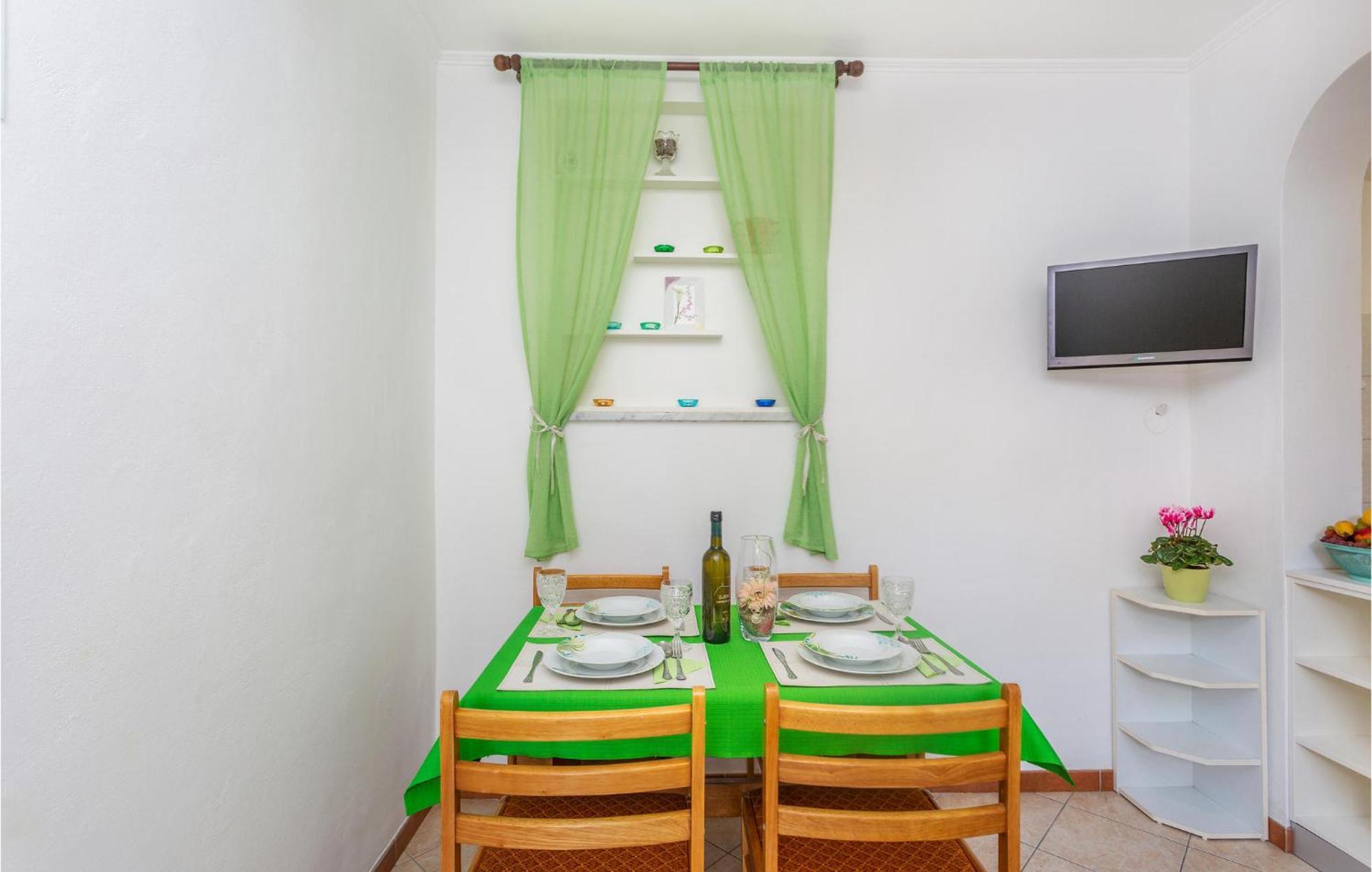 2 Bedroom Cozy Apartment In Omišalj Zewnętrze zdjęcie
